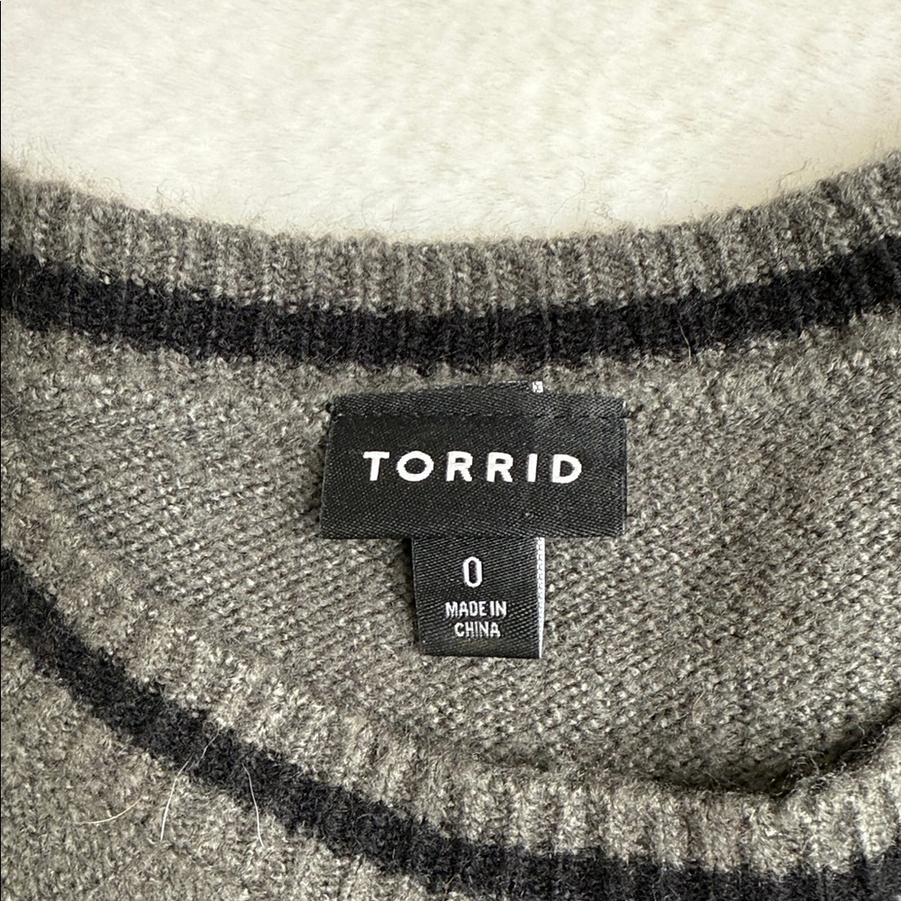 Gray Star Pattern Sweater - image 5